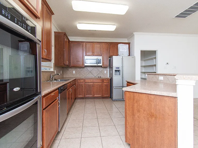 4902 Selenite Ct — Photo 9