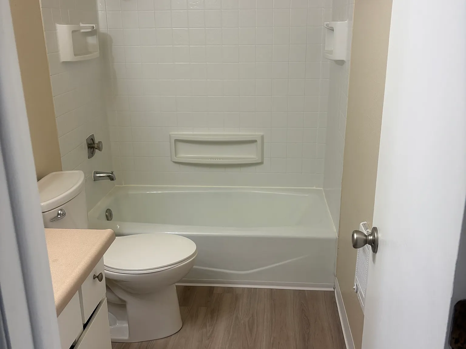 Sierra Madre Apartments — Photo 2