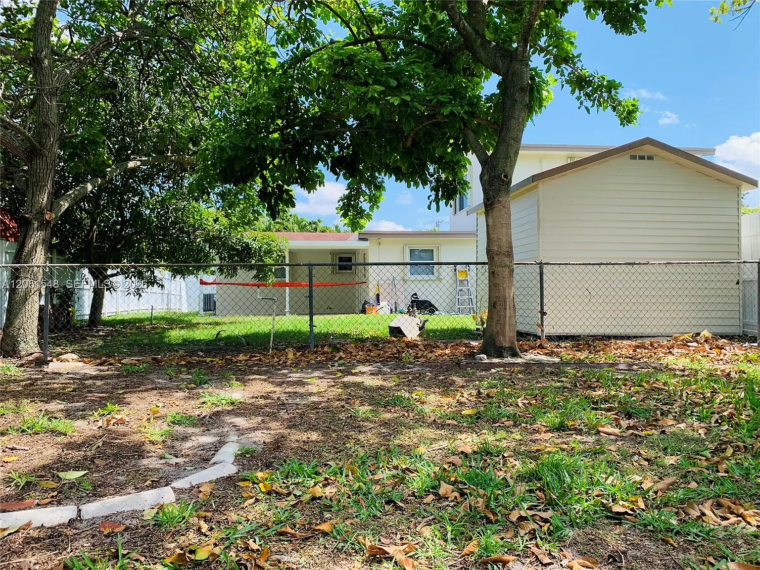 Carol City Lake Steven Es — Photo 2