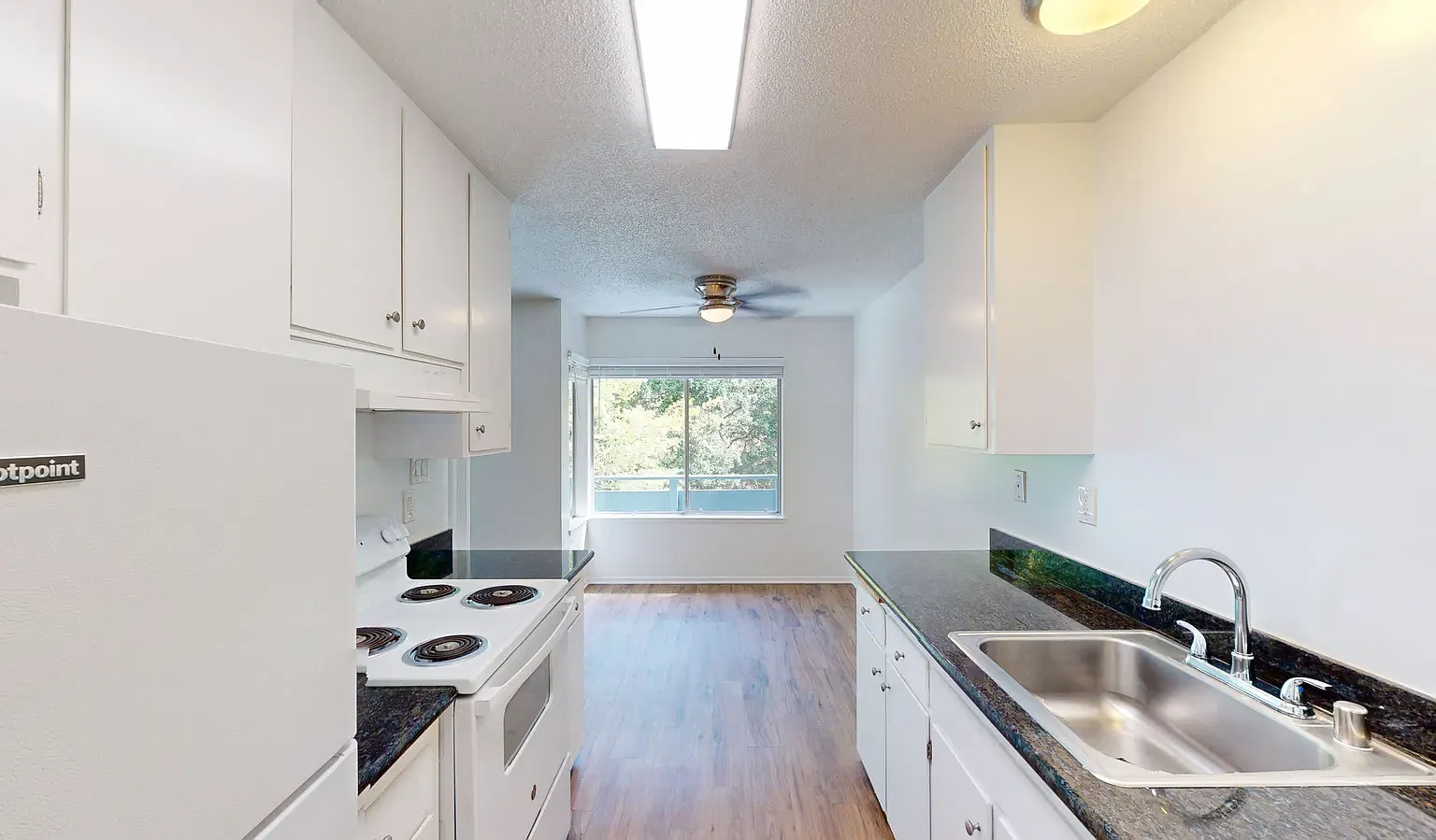 Top Floor 2 Bed / 2 Bath Terra Linda, San Rafael — Photo 1