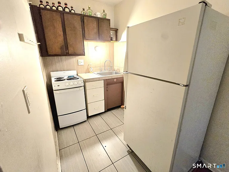 148 Sisson St #C — Photo 3