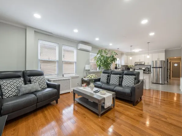 226-10 147th Avenue image 8 of 35