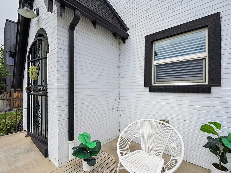 2615 W Caithness Pl — Photo 4