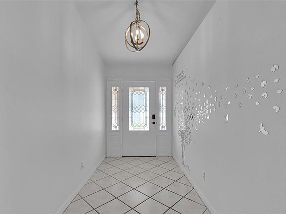 3rd image of 65 Pecan Loop