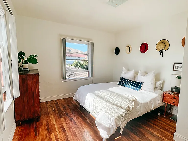 223 Coronado St — Photo 3