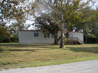 105 Leslie Golden Rd, Beaufort, NC 28516