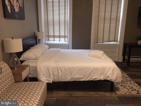 4th image of 302 S 12th St #Townhouse