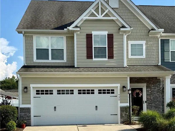 928 Adventure Way, Chesapeake, VA 23323