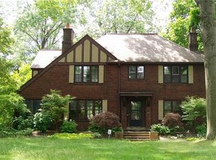 2720 Endicott Rd, Shaker Heights, OH 44120