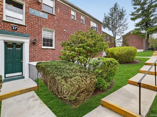 37 Fieldstone Drive #E4, Hartsdale, NY 10530