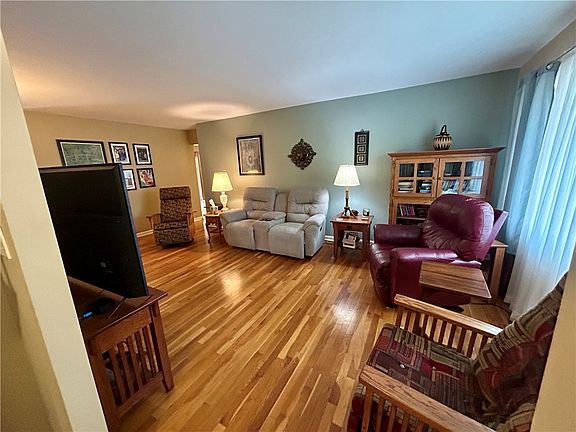 4th image of 3318 Northfield Rd