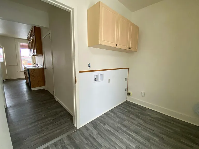 Washer/dryer room