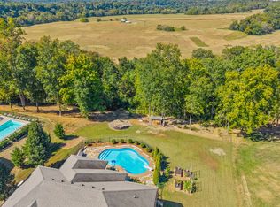 982 Red Bluff Way, Adams, TN 37010
