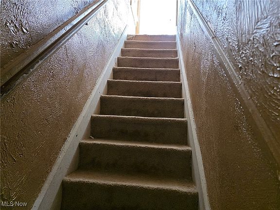 3rd image of 922 Ayers St