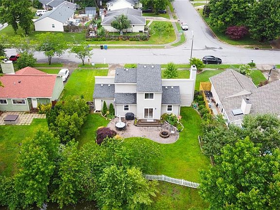 4th image of 2320 Mirror Lake Dr