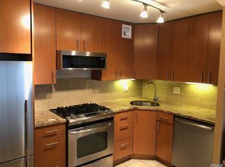 18-41 215th St, Bayside, NY 11360