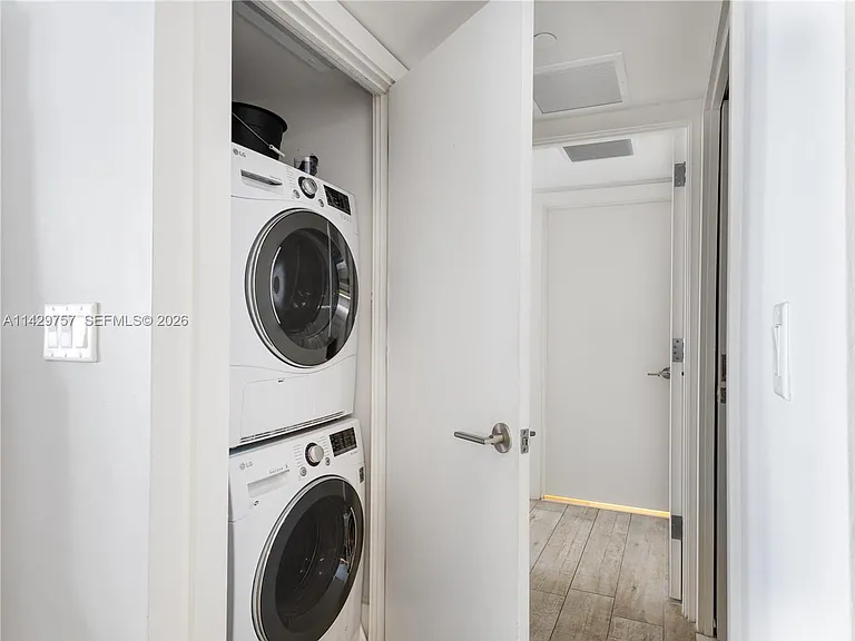 102 24th St #1013 — Photo 28