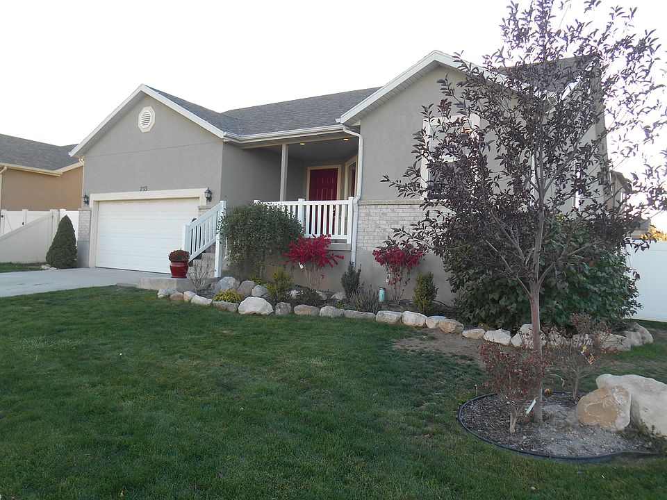 1st image of 733 N Devonshire Dr