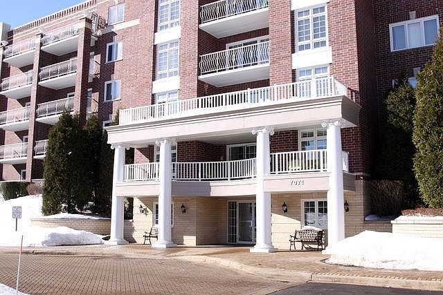 1st image of 7071 W Touhy Ave APT 603
