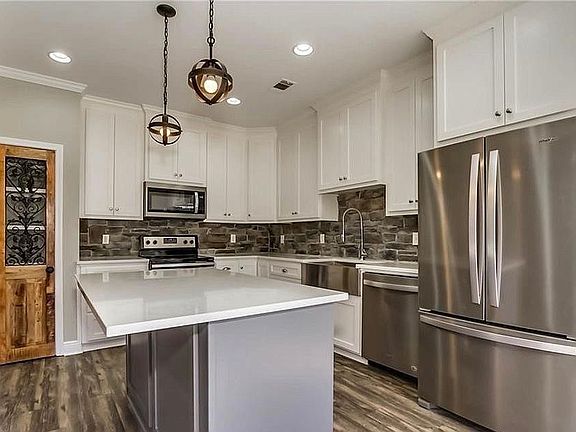4th image of 5112 Windsor Ln