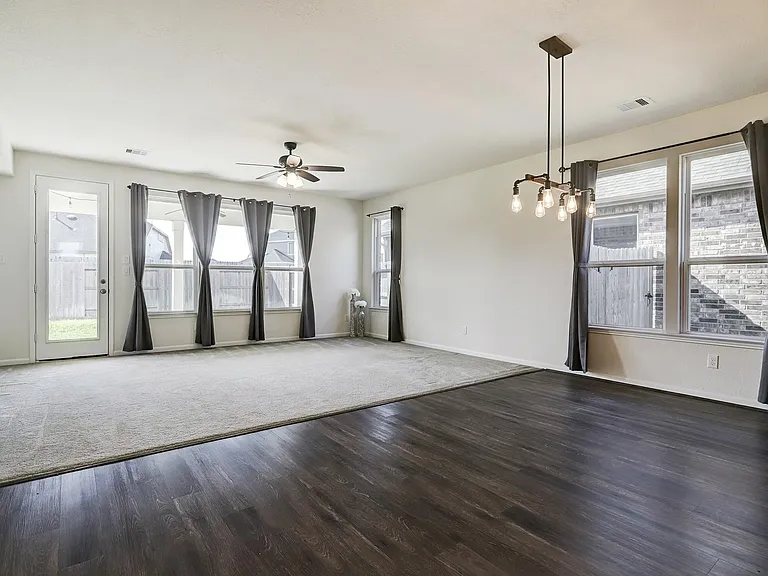 1702 Claire Creek Ct — Photo 10
