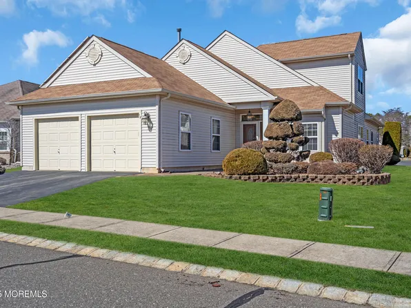 19 Lorenzo Road, Manchester, NJ 08759