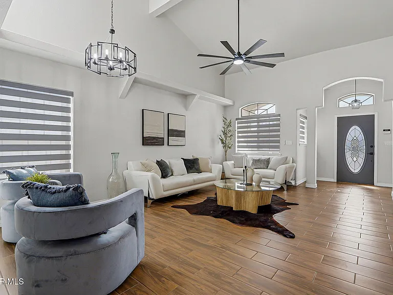 3121 Tierra Paola Ln — Photo 7