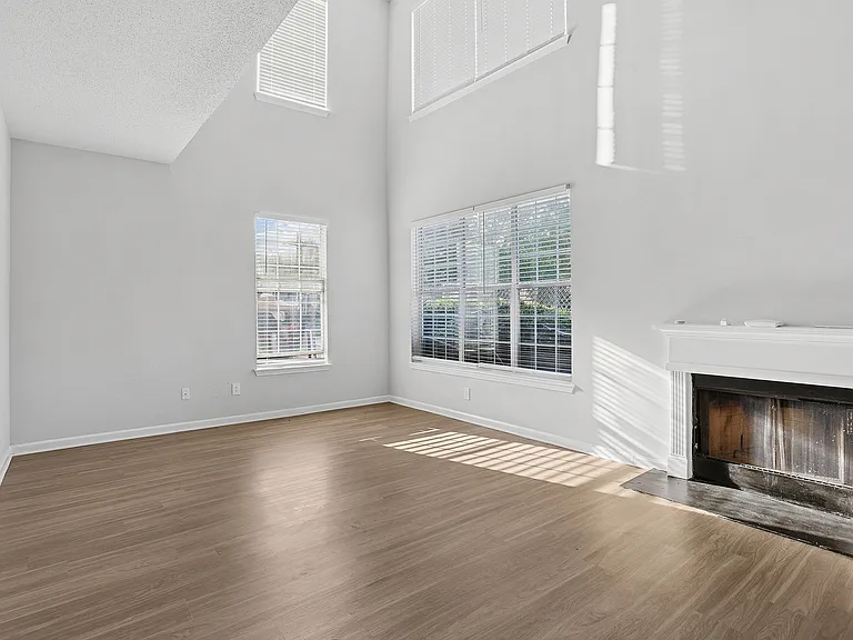 ReNew Cobb — Photo 15