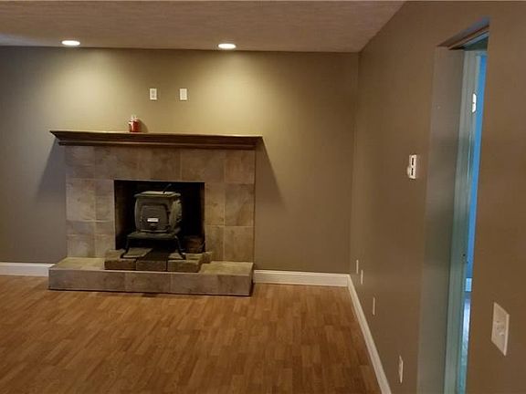 5th image of 39243 Sycamore Ln