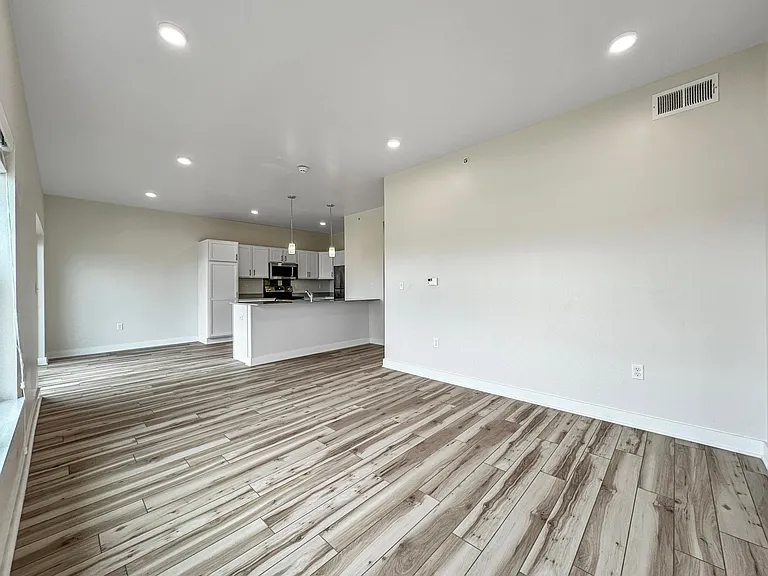 Stratford Pointe — Photo 108