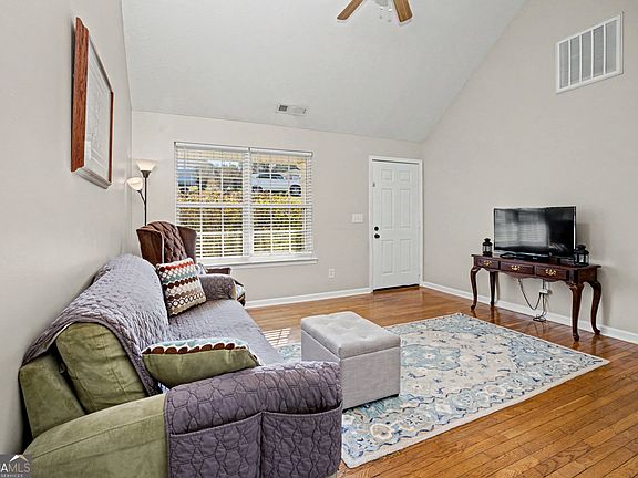 4th image of 2 Ray Way