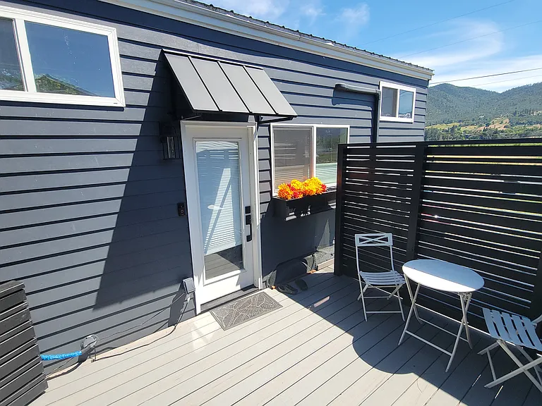 1045 W Valley View Rd — Photo 8