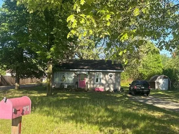 2128 S 17th St, Niles, MI 49120