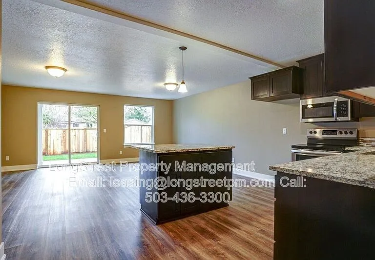 482 S Monmouth Ave — Photo 13