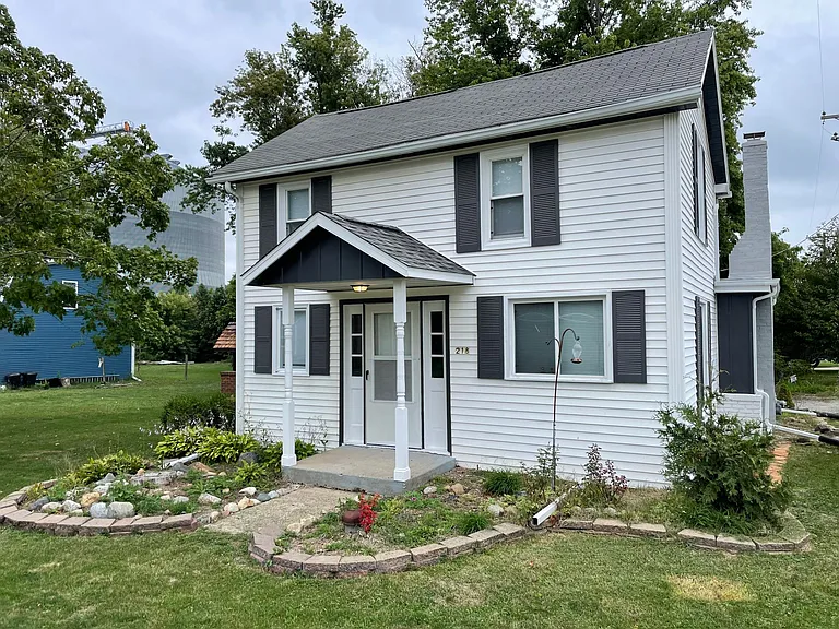 218 S Perry St — Photo 3