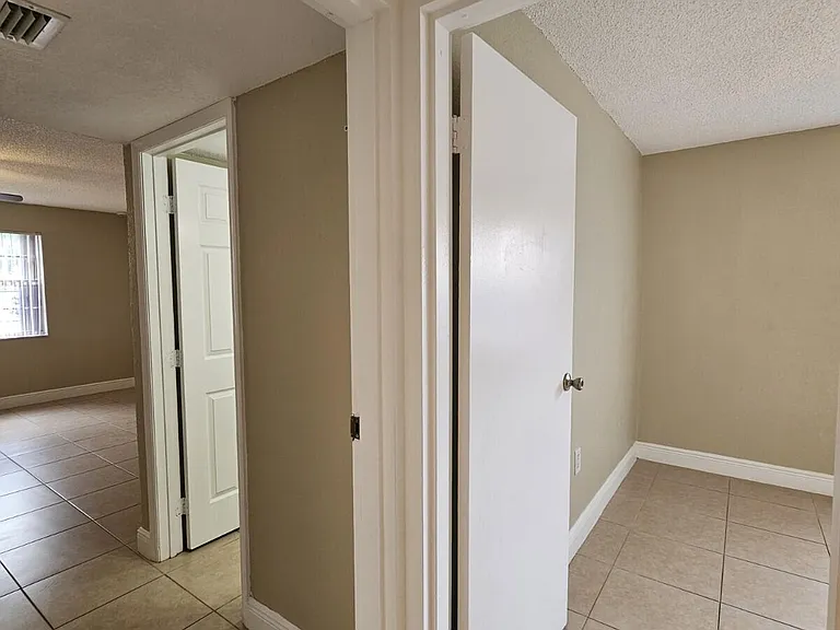 4324 NW 9th Ave #6-1C — Photo 10