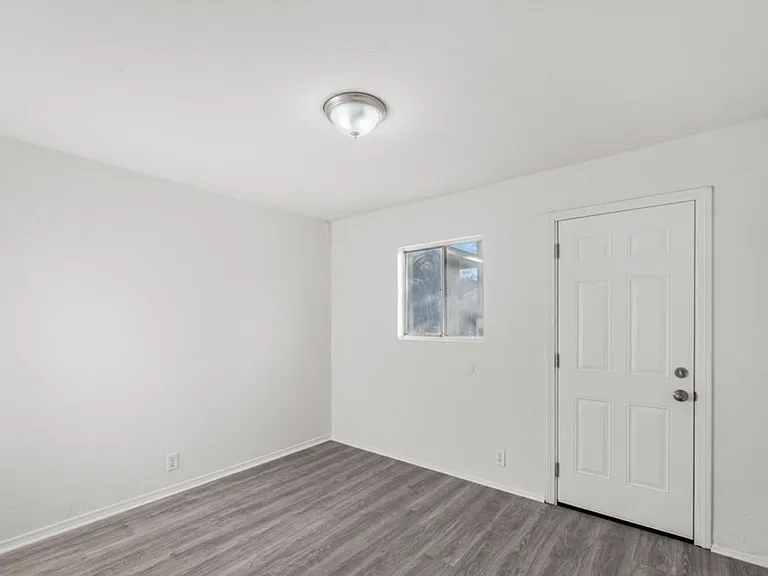 44411 Kingtree Ave — Photo 9