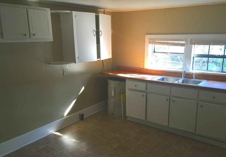 2nd image of 3788 Atlantic Ave
