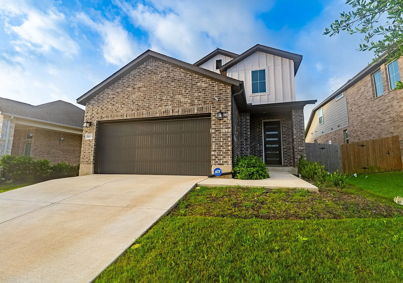 Spacious Buda Beauty Offering Open-Concept Living and Flexible Space for Every Lifestyle! — Photo 2