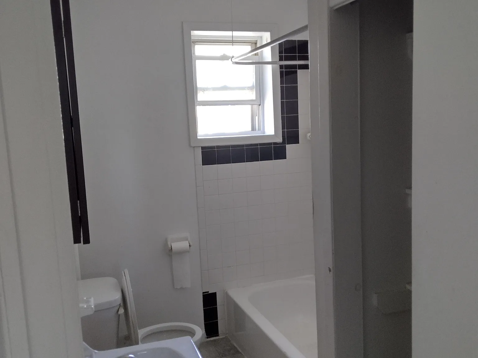2 bed, 800 sqft, $2,600 — Photo 3