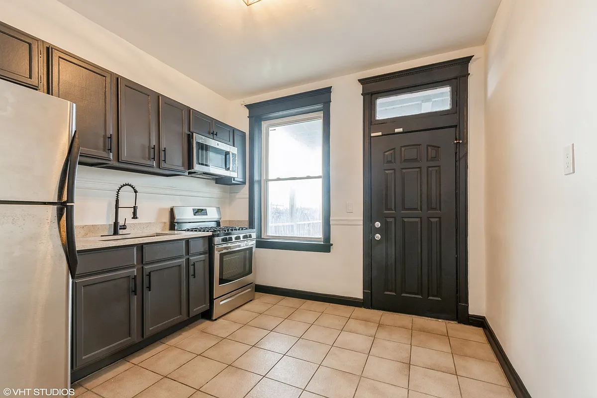 Building Photo - 6352 S Ingleside Ave #3