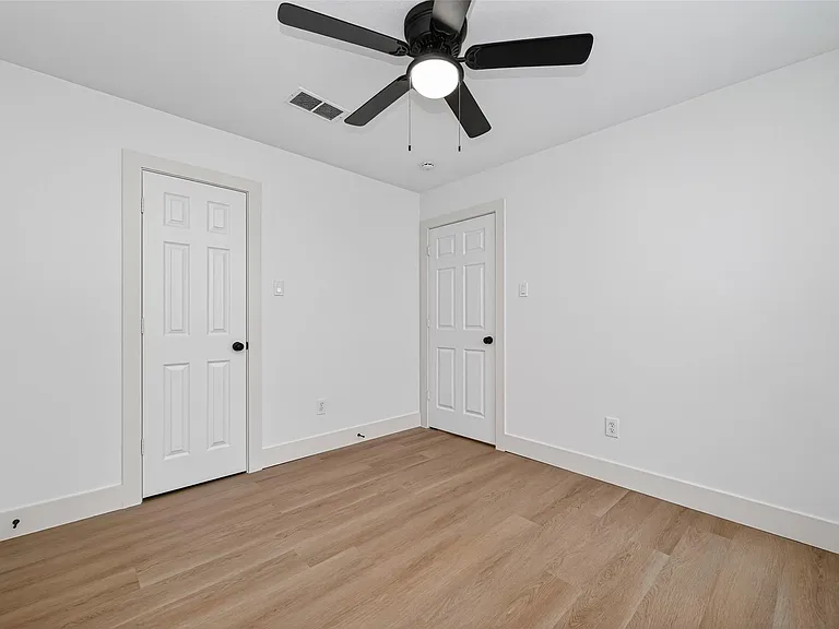 1834 Shadow Rock Dr — Photo 28