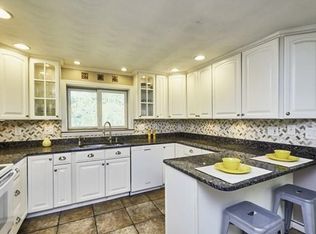 8 Craig Rd, Framingham, MA 01701