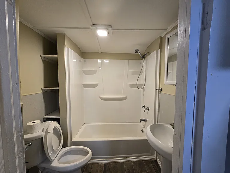33 1/2 Kellogg St #2 — Photo 1