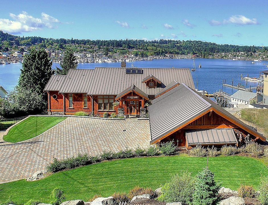 Custom built waterfront home, great location in Gig Harbor Bay. Close to downtown and all the great restaurants.