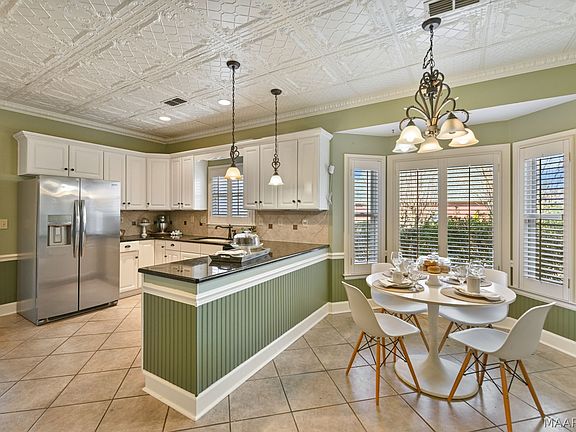 3rd image of 416 Towne Lake Dr