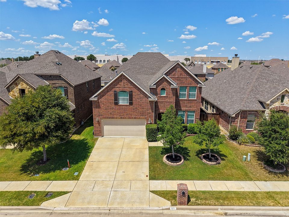 1st image of 921 Viburnum Dr