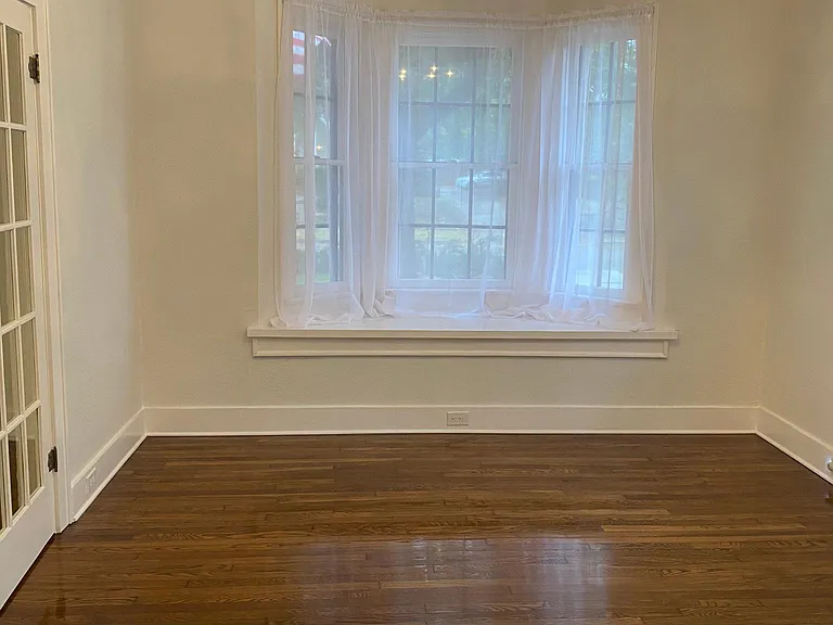 322 Furr Dr — Photo 2