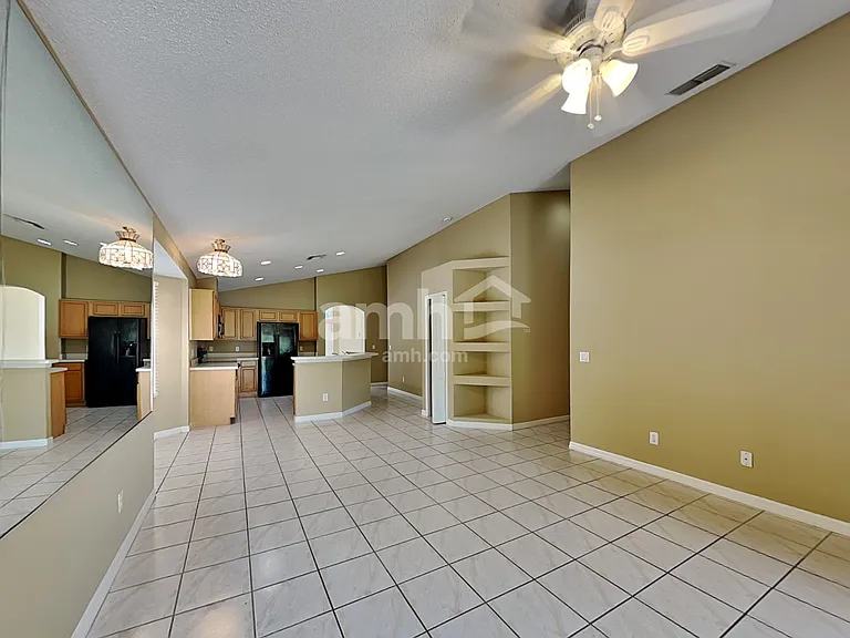 3616 Seminole Dr — Photo 5