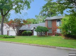 191 Haase Ave, Paramus, NJ 07652